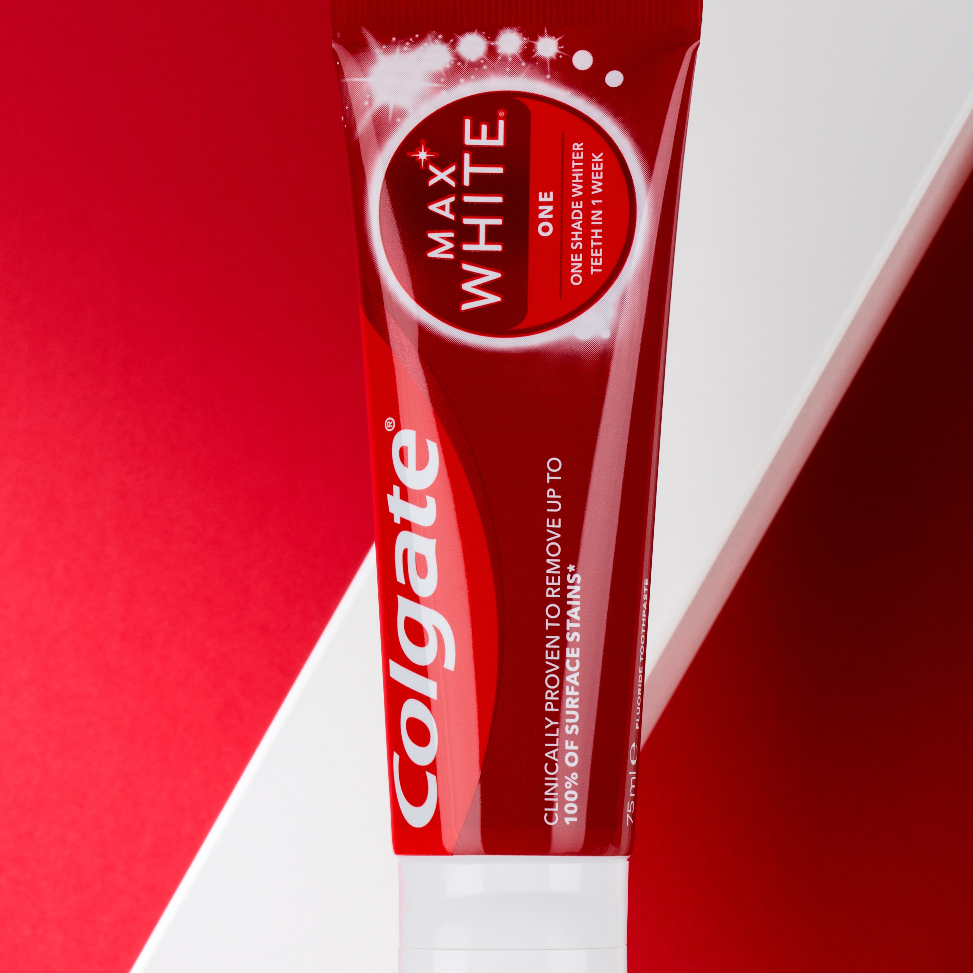 Colgate Max White One tandpasta tube