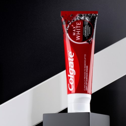 Colgate Max White Charcoal tandpasta tube