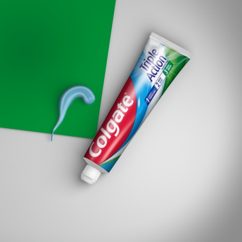Colgate Triple Action Xtra White tandpasta tube